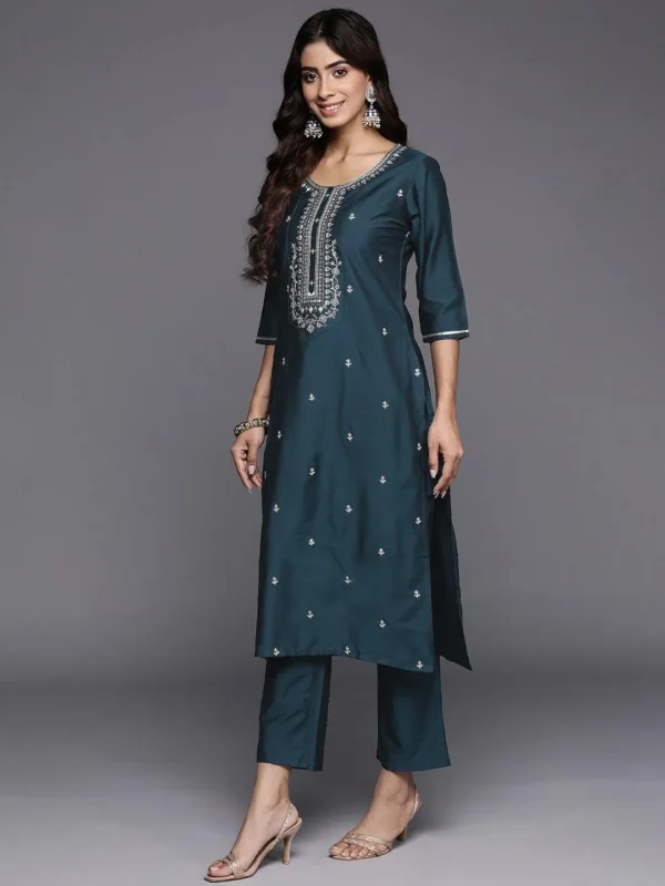 Blue Embroidered Silk Blend Straight Suit With Dupatta - Image 3