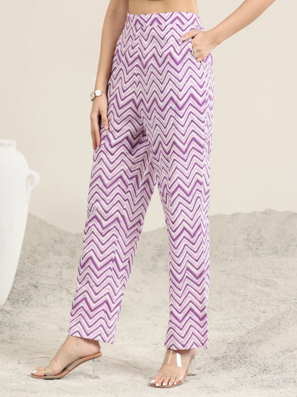 Women Purple Printed Cotton Straight Suit With Dupatta - Image 4