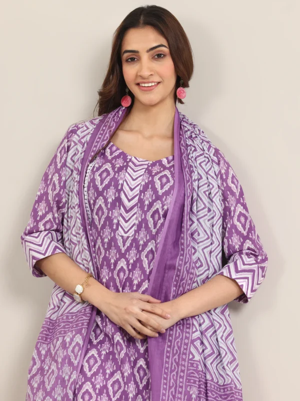 Women Purple Printed Cotton Straight Suit With Dupatta - Image 2