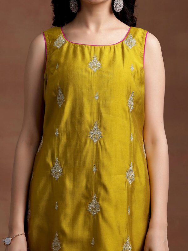 Women Mustard Embroidered Silk Blend Straight Suit With Dupatta - Image 4