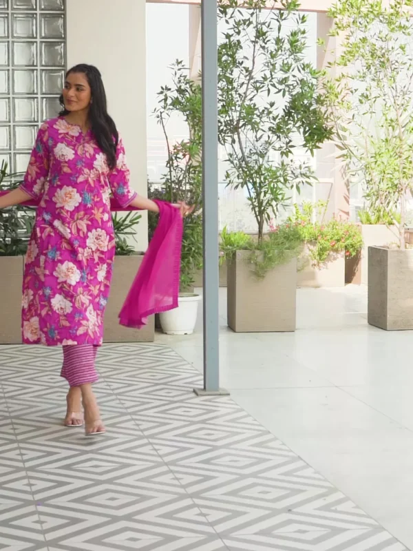 Women Pink Printed Cotton Straight Suit With Dupatta - Image 2