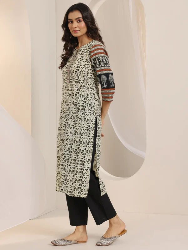 Women Beige Printed Cotton Straight Suit Set With Dupatta - Image 7