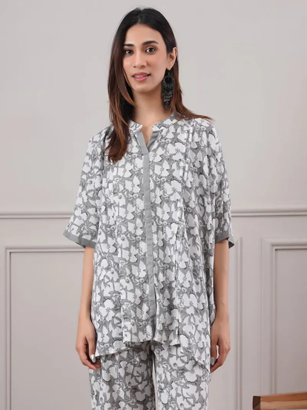 Women Grey Printed Cotton Top - Image 4